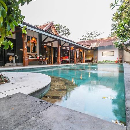 Oyo 1757 Villa Dende Lombok Exterior photo